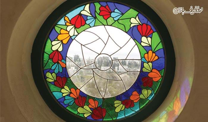 دوره آموزشی نقاشی روی شیشه (ویترای) آموزشگاه هنرهای تجسمی اشنا