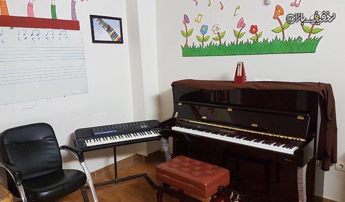 آموزش تمامی ساز های موسیقی سنتی و پاپ در آموزشگاه موسیقی چاووش