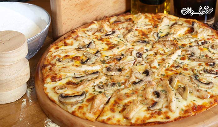 پیتزا مرغ باربیکیو در فست فود روناس
