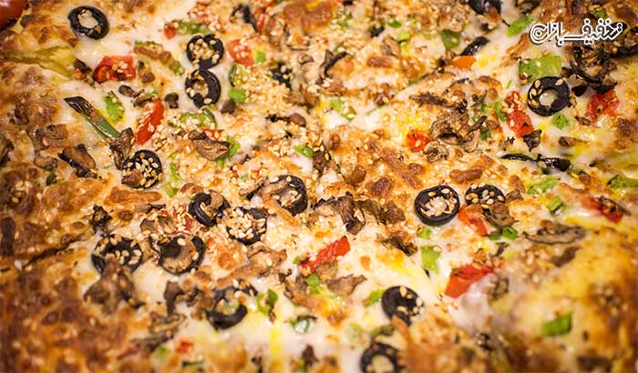 خوشمزه ترین پیتزا استاف کراست در فست فود شاورما قصردشت 