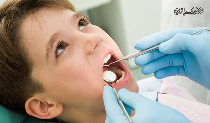 کشیدن دندان شیری در مطب دندانپزشکی دکتر اکبری