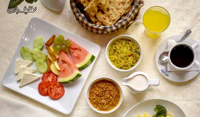 اقامت در هتل تالار شیراز (سه ستاره) همراه با بوفه صبحانه به ازای هر شب
