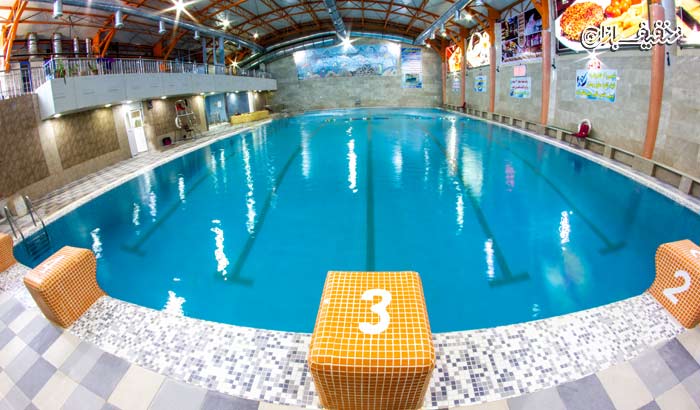 شنا و تفریح در استخر مجموعه ورزشی بهاران