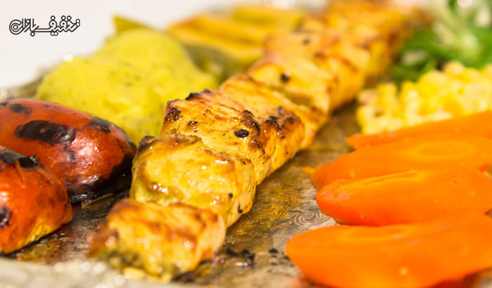 خوراک جوجه کباب در رستوران طوبی