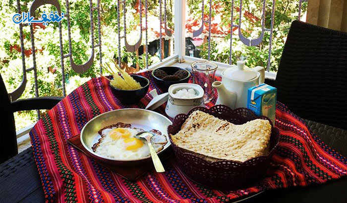 صبحانه ای جذاب و خاطره انگیز در اقامتگاه بومگردی مونت قلات