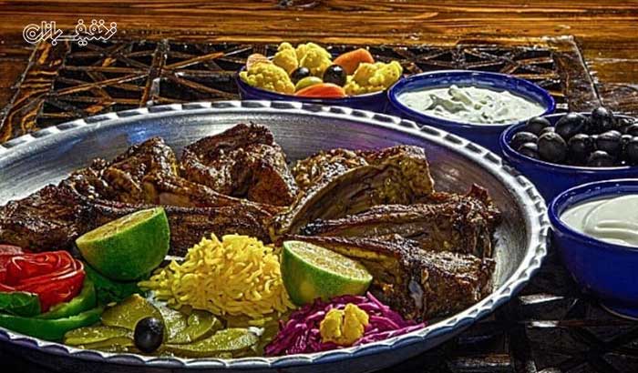 سفارش از منوی غذاهای سنتی در مجموعه گردشگری آبشار شیراز