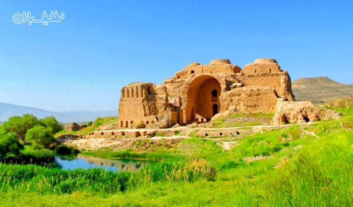    تور یکروزه گل و گلاب میمند به همراه بازدید تاریخی از کاخ اردشیر بابکان همراه با آژانس یاس پرواز شیراز 