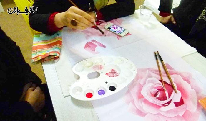 آموزش نقاشی روی پارچه در آموزشگاه هنرهای تجسمی قلم مو