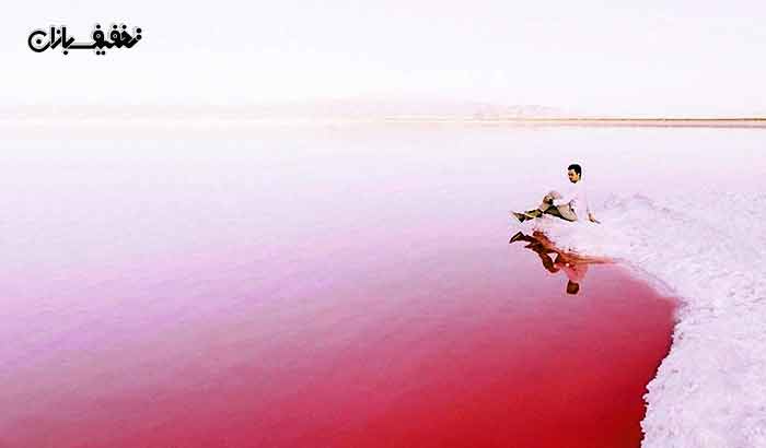 تور دریاچه زیبای نمک شیراز با آژانس مسافرتی پارس مسافر