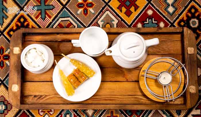 غذاها و پکیج چای و قلیان باغ رستوران کاریزما
