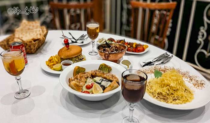 انواع خوراک های فرنگی در باغ رستوران بام شیراز