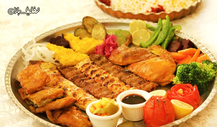 سینی چهار نفره غذاهای ایرانی در رستوران هتل تالار
