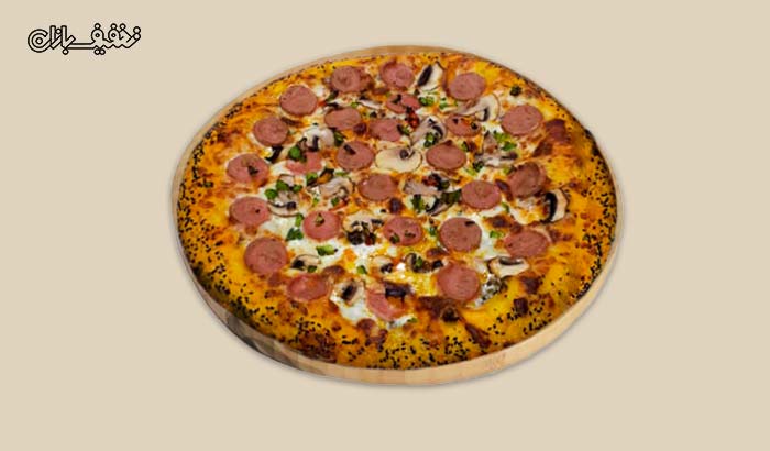 پیتزا استاف کراست سه نفره در فست فود هلما