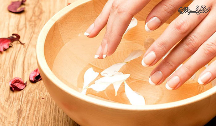 کاشت ناخن دست با مواد کنیتکس و لیچت در سالن زیبایی رزاسپاد