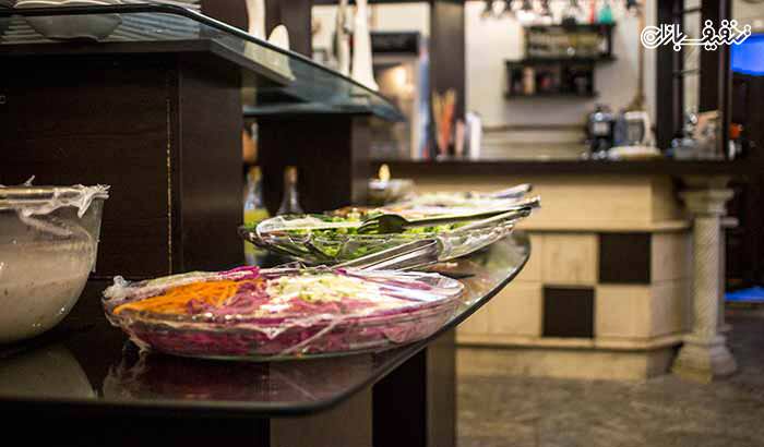 چلو کباب طلایی در رستوران سنتی درویش