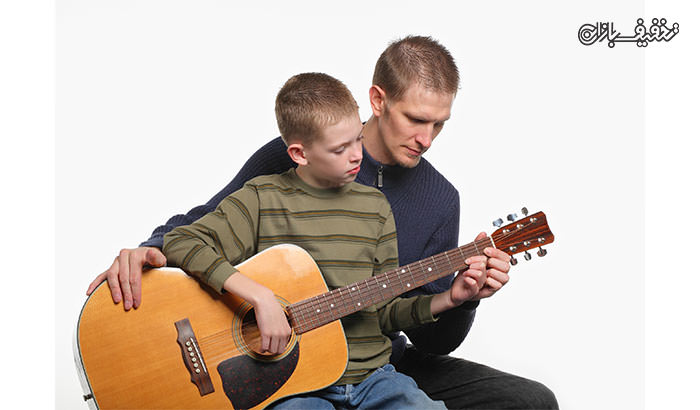 آموزش گیتار در آموزشگاه موسیقی باران